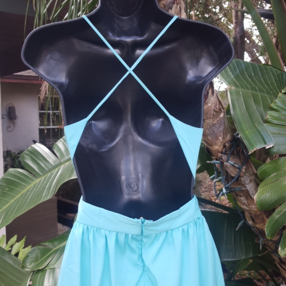 - Backless maxi dress - Picture 3 of 8